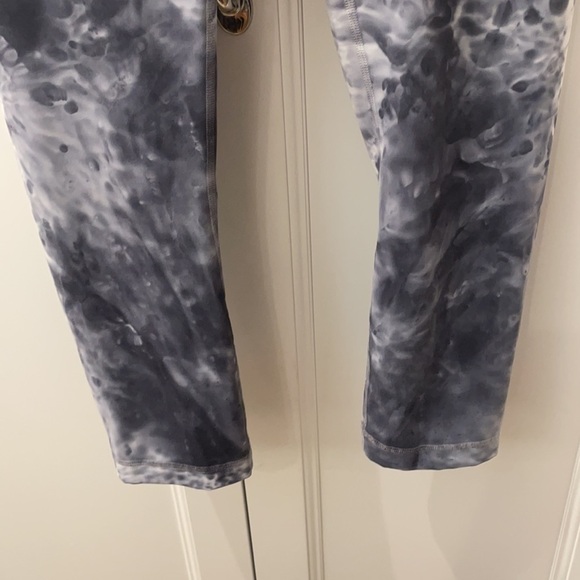 Lululemon Gray/Cream Wunder Under Legging-Lk New-6 - Picture 3 of 8